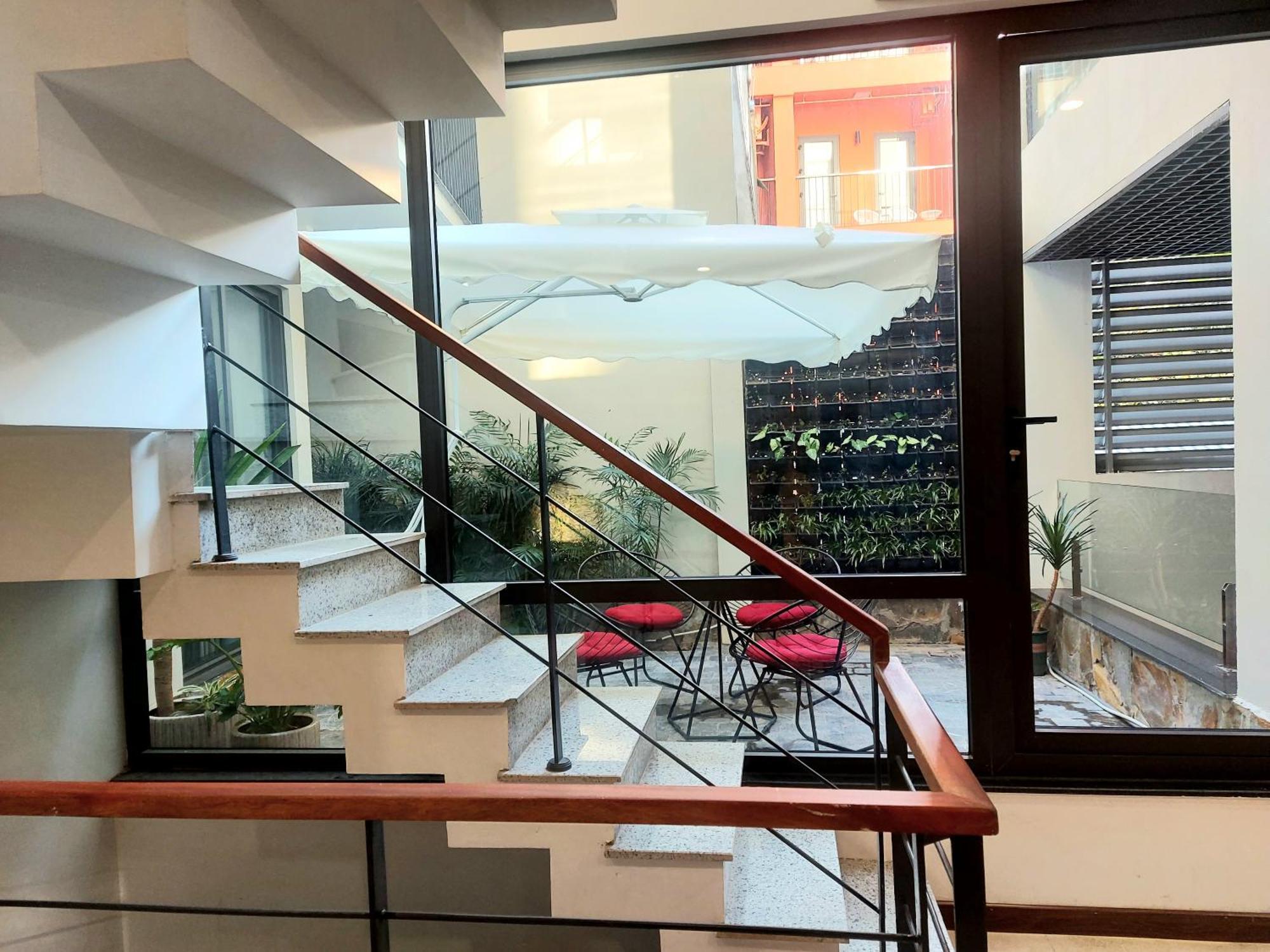 Margaery Boutique Apartment & Skyon9 Rooftop Bar Hanoi Exterior foto